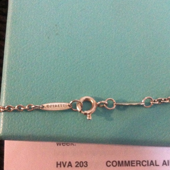 Authentic Tiffany peretti lariat with a pearl