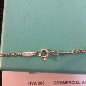 Authentic Tiffany peretti lariat with a pearl