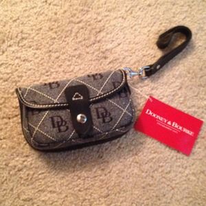 Dooney & Bourke wristlet! NWT