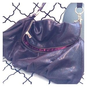 Beautiful hobo style handbag!