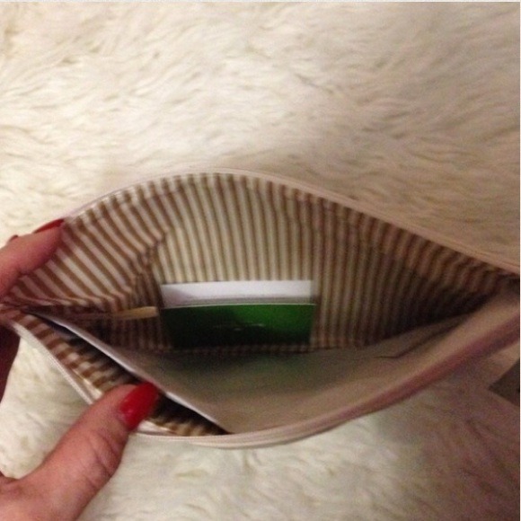 🚨SOLD🚨Kate Spade Cluch👝 - Picture 3 of 4