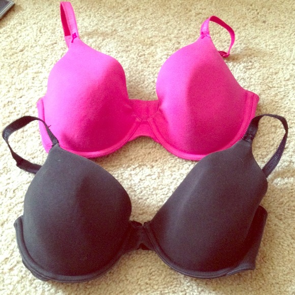2 pack Victoria secret bras 34D