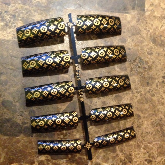 Black and Gold Nail Tips