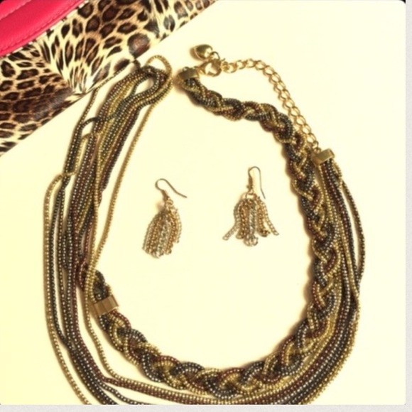 NECKLACE AND EARRINGS SET🎉HOST PICK 9/1 - Picture 4 of 4