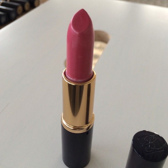Estée Lauder lipstick - Picture 2 of 2