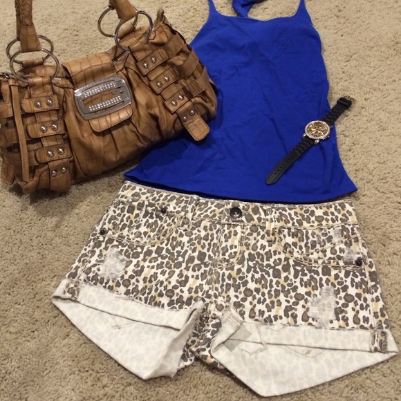Shorts : Leopard print distressed shorts