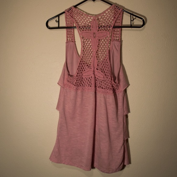 Pink ruffled tank - Picture 2 of 3