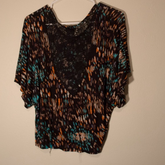 Flow-fitting Top - Picture 2 of 3