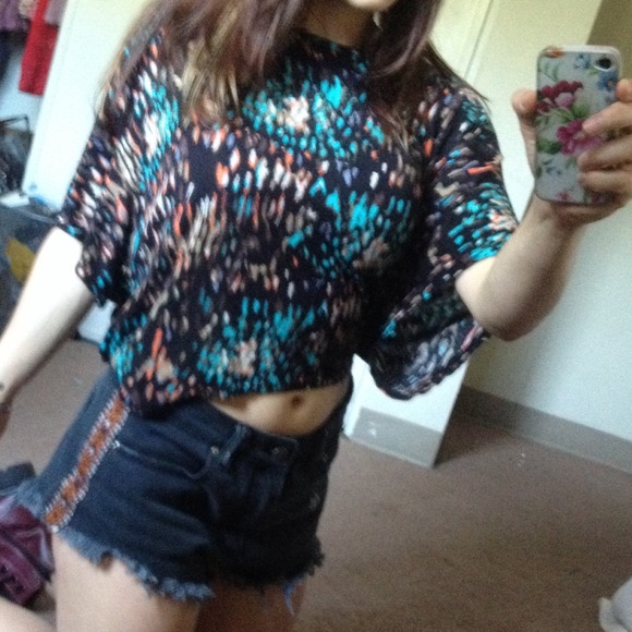 Flow-fitting Top - Picture 3 of 3