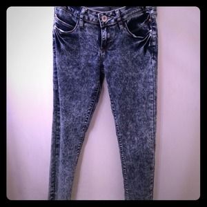 Acid wash skinny jeans