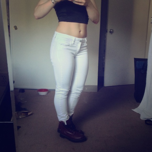 BRAND NEW White Denim Skinnies!