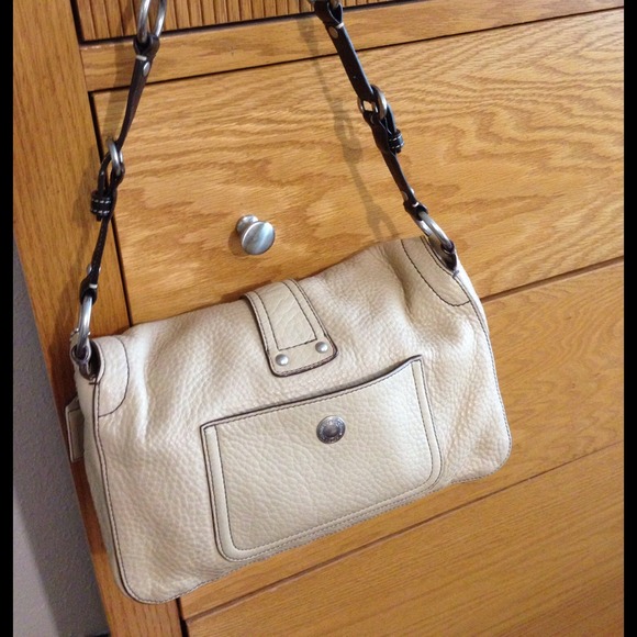 Coach - Picture 2 of 4