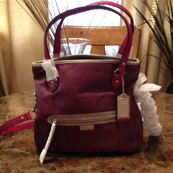 #94.  Authentic Daisy Spectator Leather Mia - Picture 1 of 4