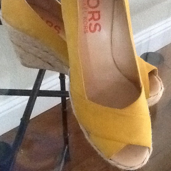Michael Kors. SOLD IN BUNDLE