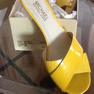 Michael Kors. SOLD IN BUNDLE