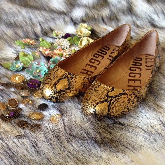 HP•Sale! Kelsi Dagger snakeskin flats 6.5 - Picture 2 of 4