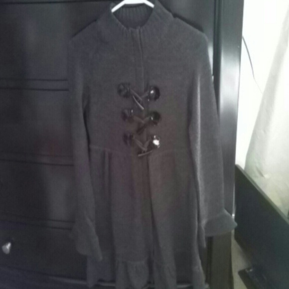 Claw button sweater