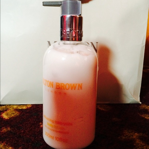 Molton Brown enlivening body lotion only - Picture 3 of 3