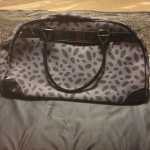 Leopard weekender