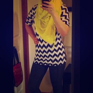 lululemon Devotion Tee  Black & White Chevron 6