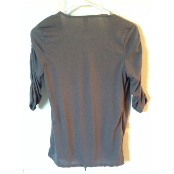 ❌SOLD ON VINTED❌ Pretty top with gray cover - Picture 2 of 2