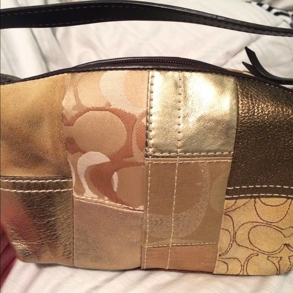 ✨AUTHENTIC✨ Brown and Gold Pattered Coach Purse - Picture 2 of 3