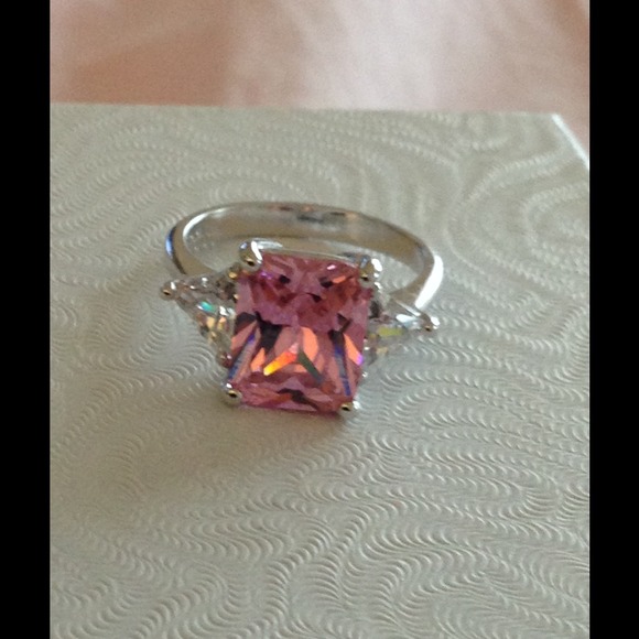 Sold on TP! Cocktail Ring set in Sterling Silver. - Picture 1 of 3