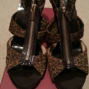 Michael Kirsten leopard open toe pumps