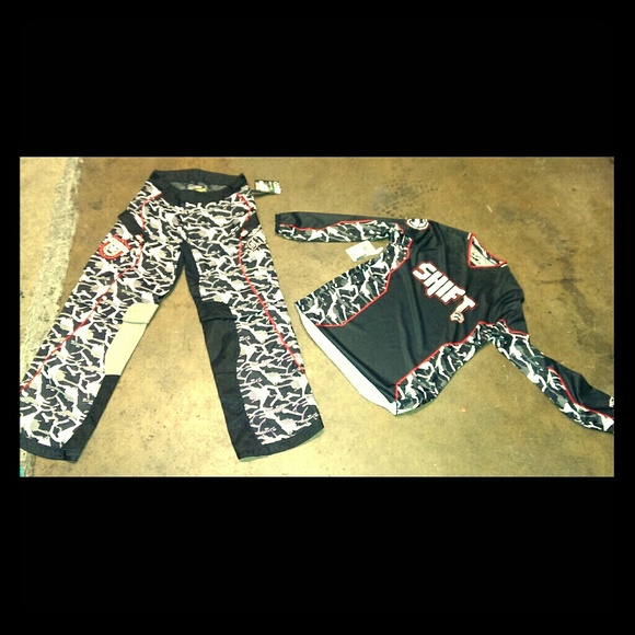 Shift Dirt Gear