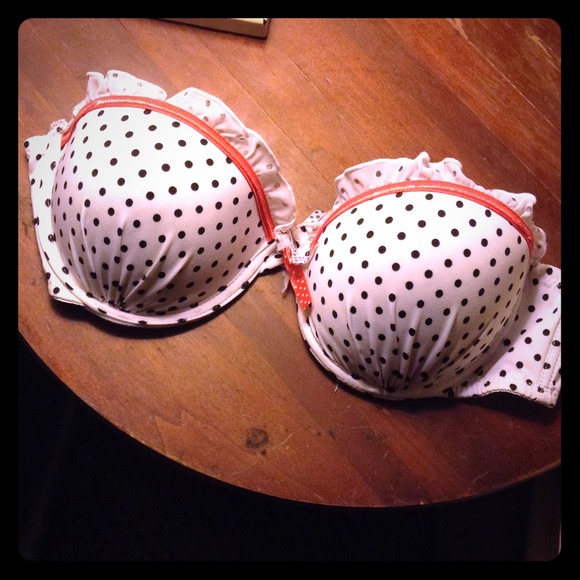 Polka dotted padded strapless bra🌻