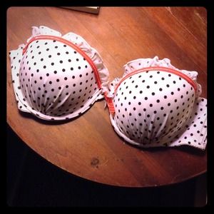 Polka dotted padded strapless bra🌻