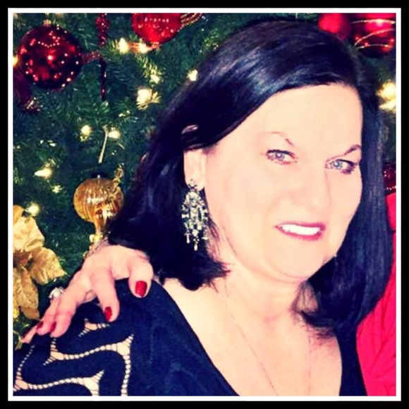 ❤WELCOME TO MY POSHMARK PARADISE ❤ - Picture 7 of 16