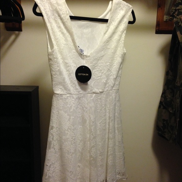 ❌SOLD❌Lace skater dress - Picture 3 of 4