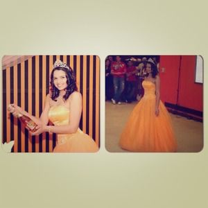 I'm selling this dress.