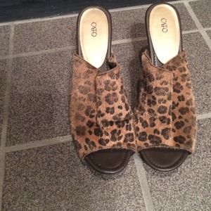 Leopard clog sandal