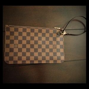 SOLD----Louis Vuitton pochette