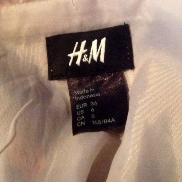 BUNDLED! Silky low cut dress - Picture 3 of 4