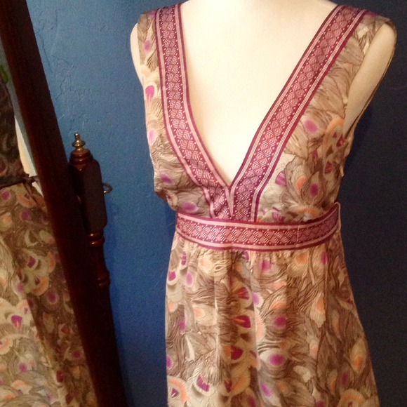 BUNDLED! Silky low cut dress - Picture 2 of 4