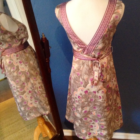 BUNDLED! Silky low cut dress - Picture 4 of 4