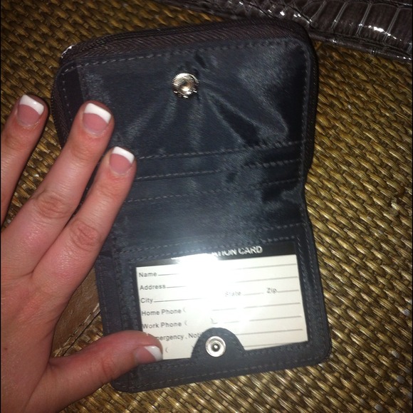 💜BNWOT Patent Leather Crossbody & Wallet - Picture 2 of 3