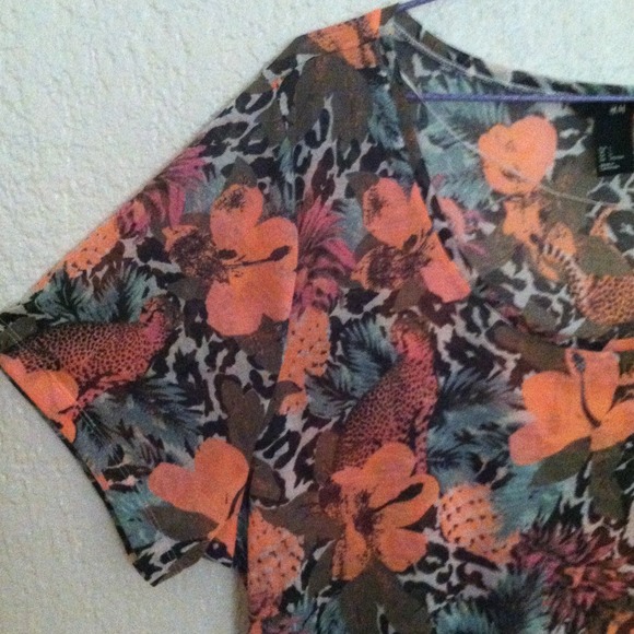 Neon floral/leopard pattern blouse - Picture 4 of 4