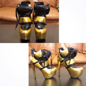 REDUCED PRICE Privileged gold &black sneaker heel