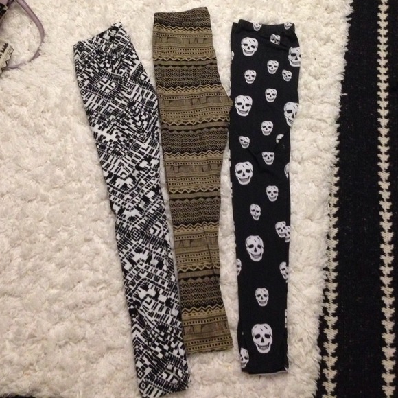 ❌SOLD❌SET OF 3 PATTERN LEGGINGS SKULL AND TRIBAL