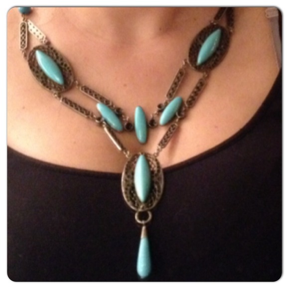 STATEMENT NECKLACE SILVER TONE - Picture 2 of 3