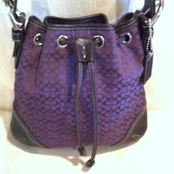📛SOLD📛Coach drawstring cross body