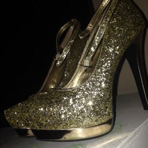 Sparkle gold high heels