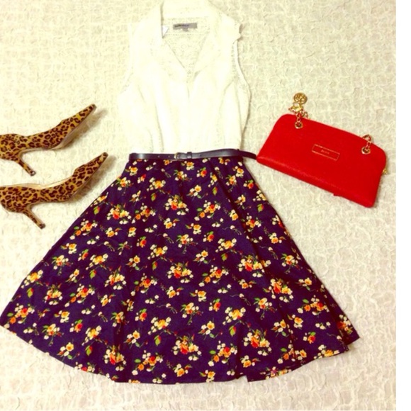 βSOLD OUT!βFloral & Lace - Picture 3 of 3