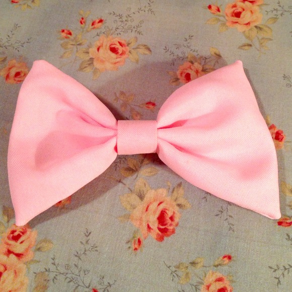 large pink hair bow 🎀