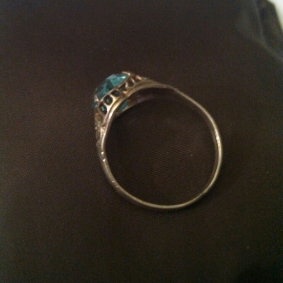 SOLD Antique Victorian sterling floral heart ring - Picture 3 of 4