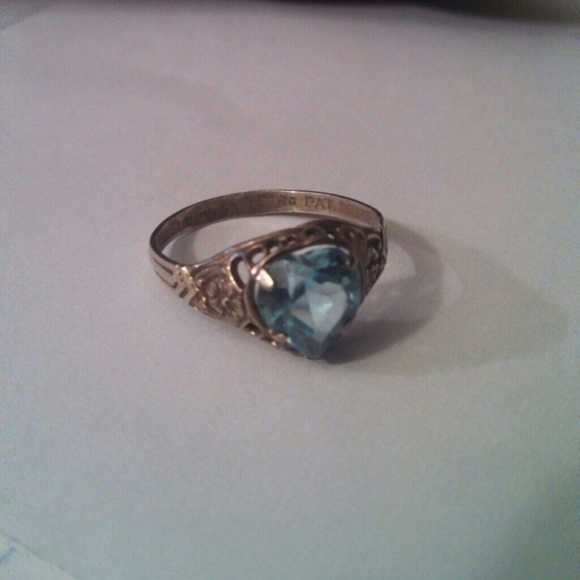 SOLD Antique Victorian sterling floral heart ring - Picture 4 of 4